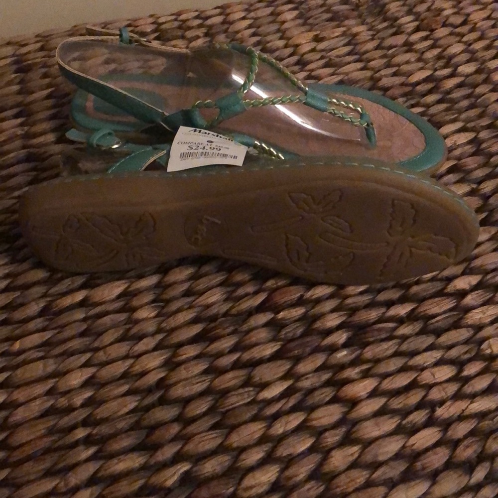 Sandals - Picture 3 of 3
